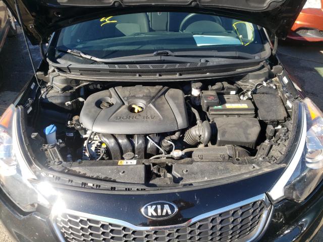 Photo 6 VIN: KNAFX4A64G5468565 - KIA FORTE LX 