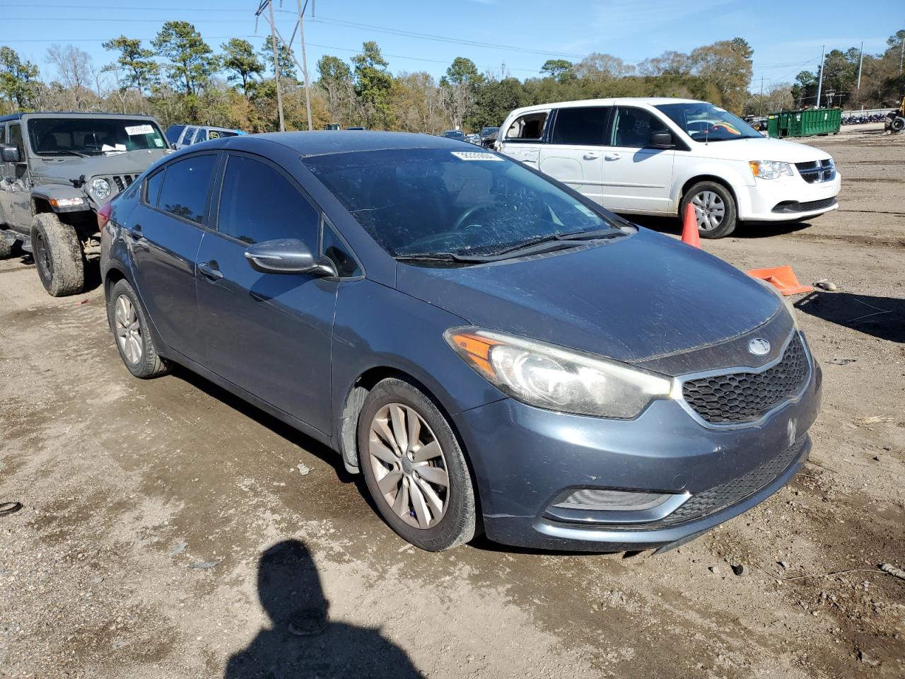 Photo 3 VIN: KNAFX4A65E5137233 - KIA FORTE 