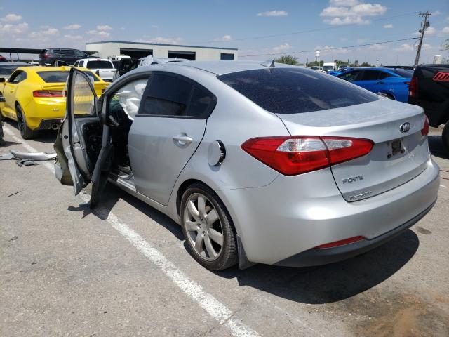 Photo 2 VIN: KNAFX4A65F5330502 - KIA FORTE LX 