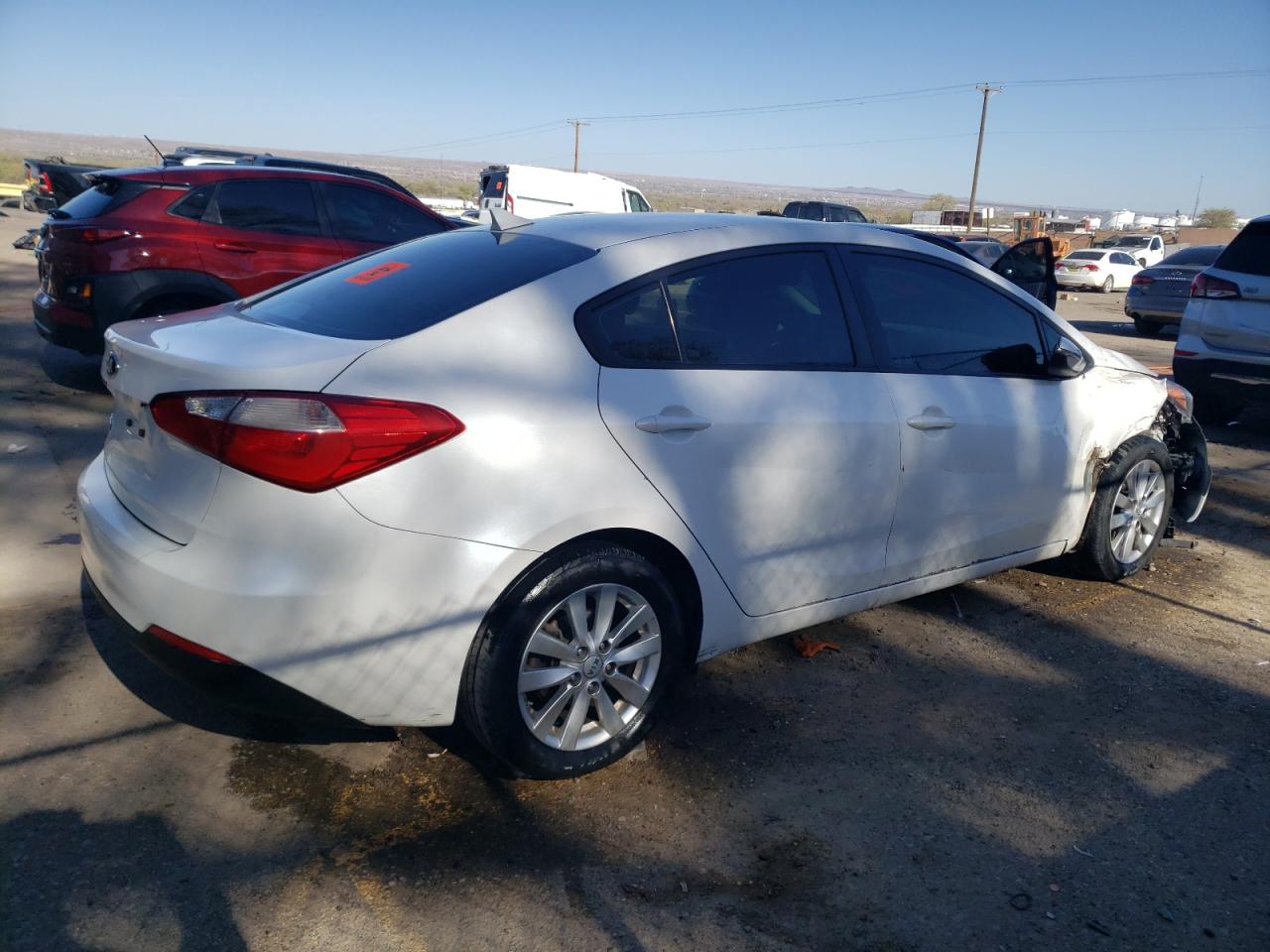 Photo 2 VIN: KNAFX4A65G5453749 - KIA FORTE 