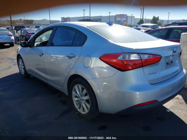 Photo 2 VIN: KNAFX4A66F5287174 - KIA FORTE 