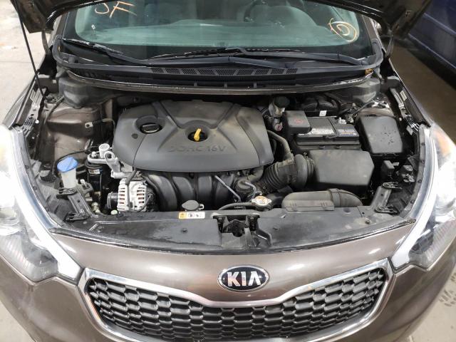 Photo 6 VIN: KNAFX4A66F5288454 - KIA FORTE LX 