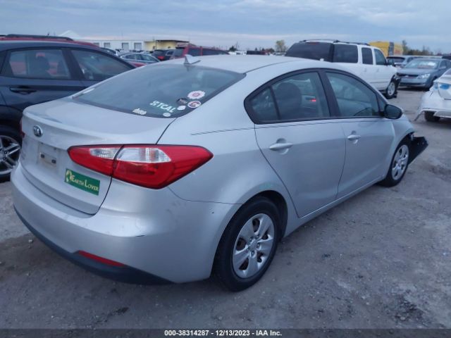 Photo 3 VIN: KNAFX4A66F5405773 - KIA FORTE 