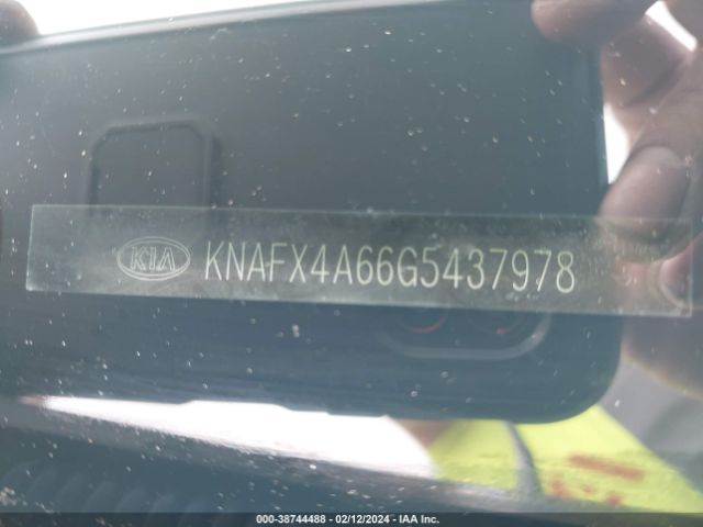 Photo 8 VIN: KNAFX4A66G5437978 - KIA FORTE 