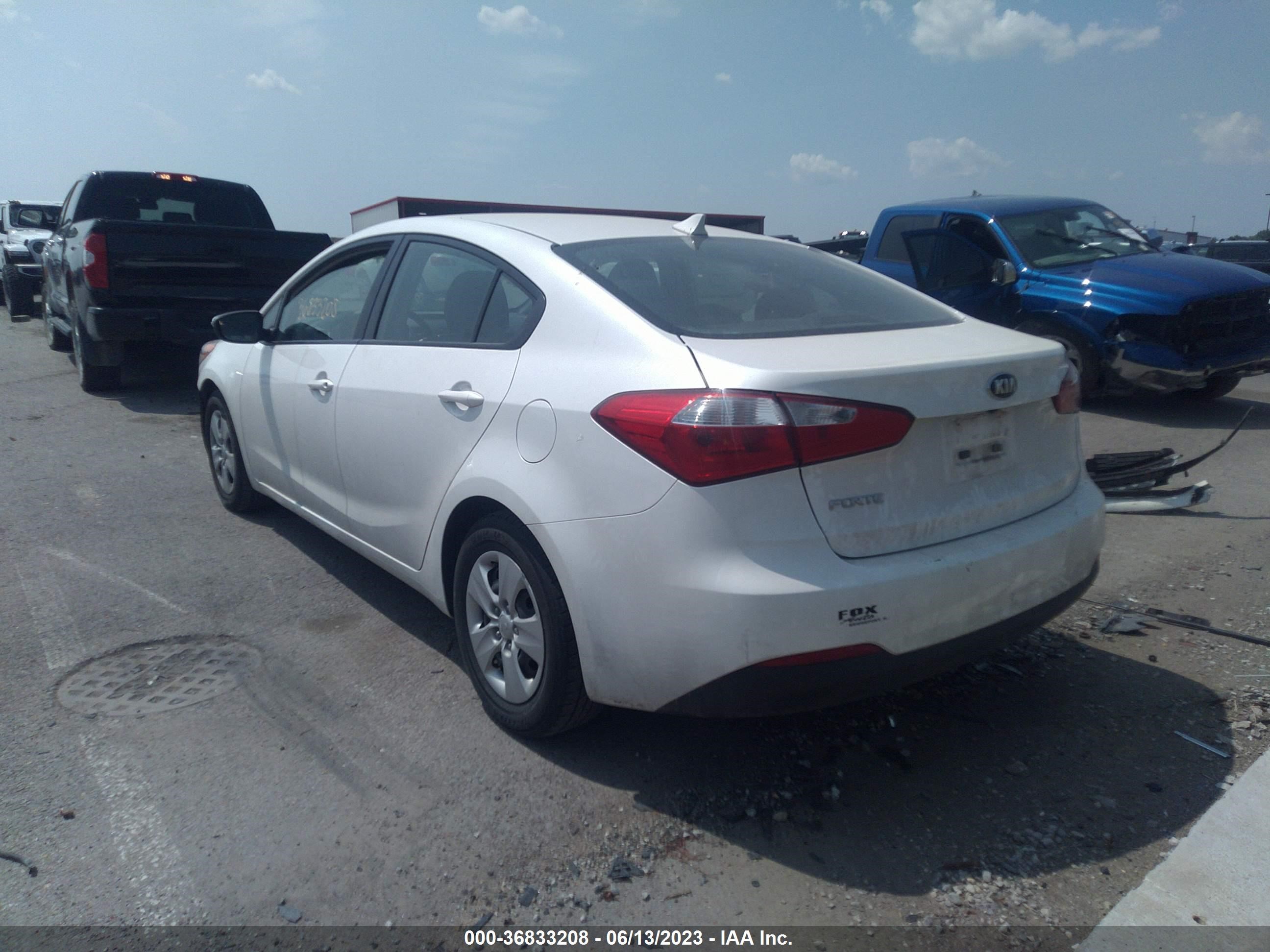 Photo 2 VIN: KNAFX4A66G5498019 - KIA FORTE 