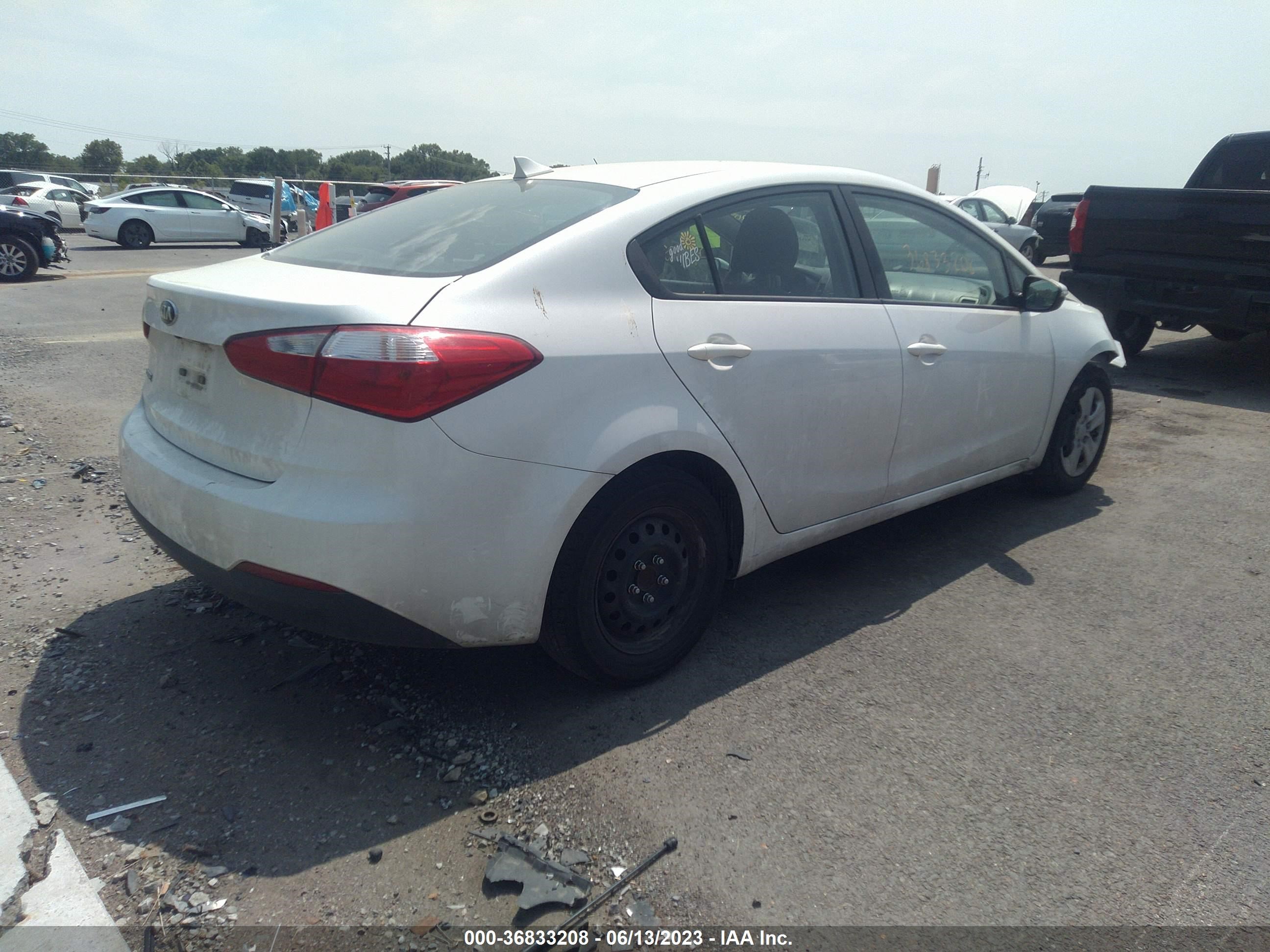 Photo 3 VIN: KNAFX4A66G5498019 - KIA FORTE 