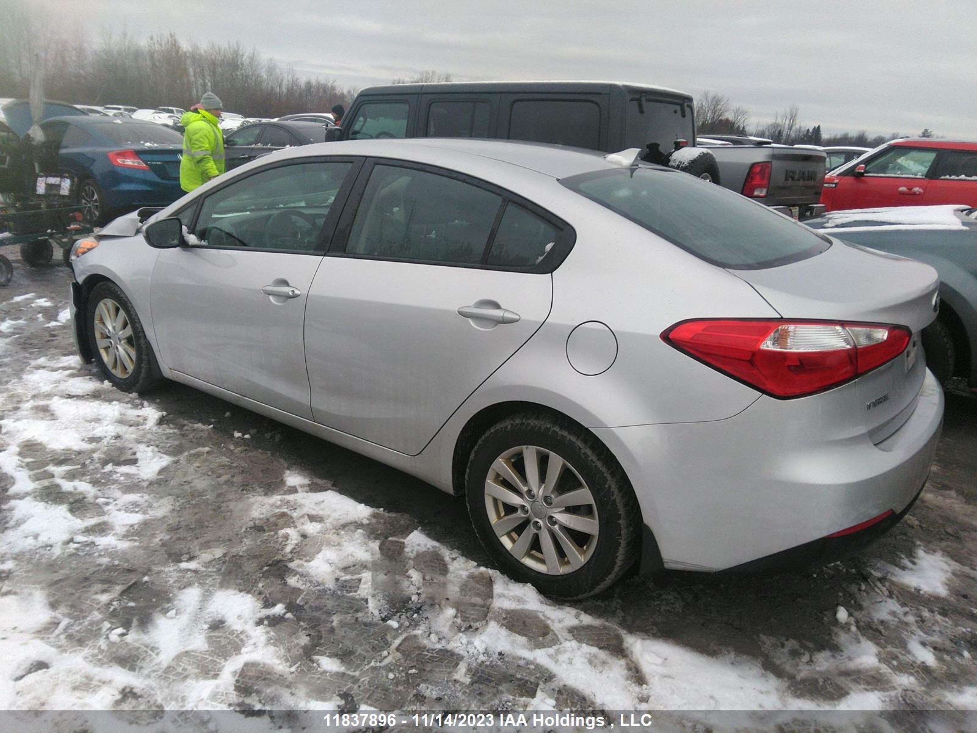 Photo 2 VIN: KNAFX4A66G5556226 - KIA FORTE 