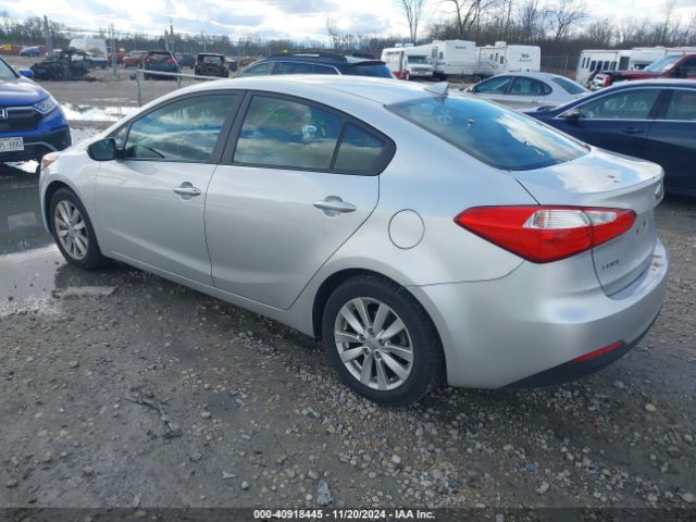 Photo 2 VIN: KNAFX4A67F5272067 - KIA FORTE 