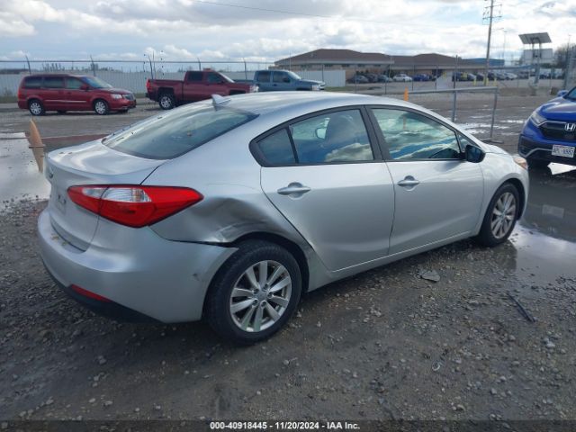 Photo 3 VIN: KNAFX4A67F5272067 - KIA FORTE 