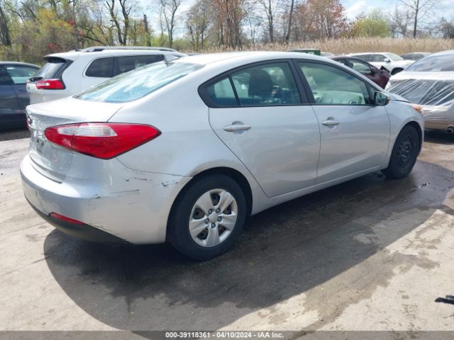 Photo 3 VIN: KNAFX4A67F5358611 - KIA FORTE 