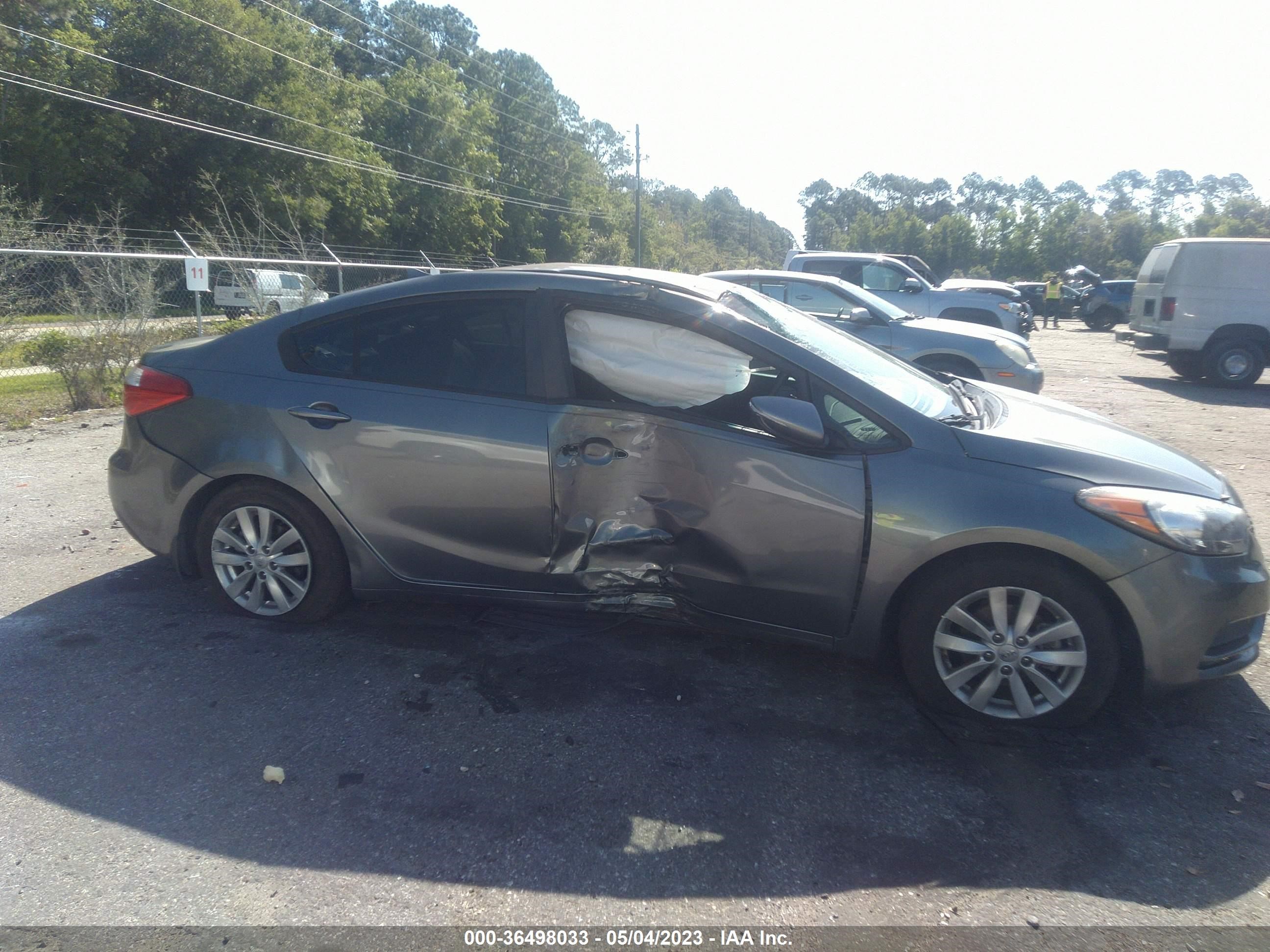 Photo 5 VIN: KNAFX4A67G5593768 - KIA FORTE 