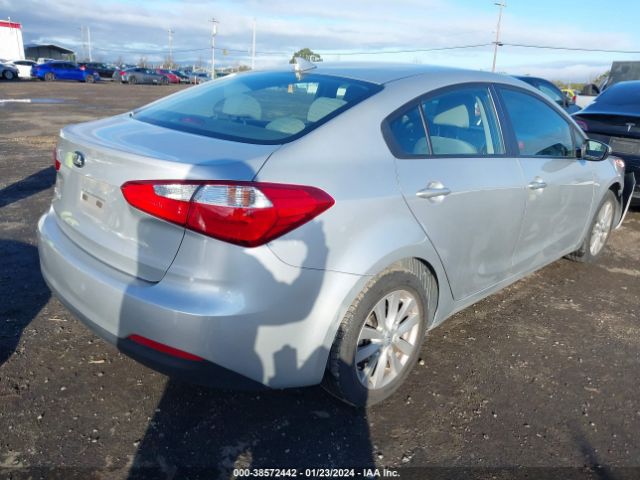 Photo 3 VIN: KNAFX4A68E5208764 - KIA FORTE 