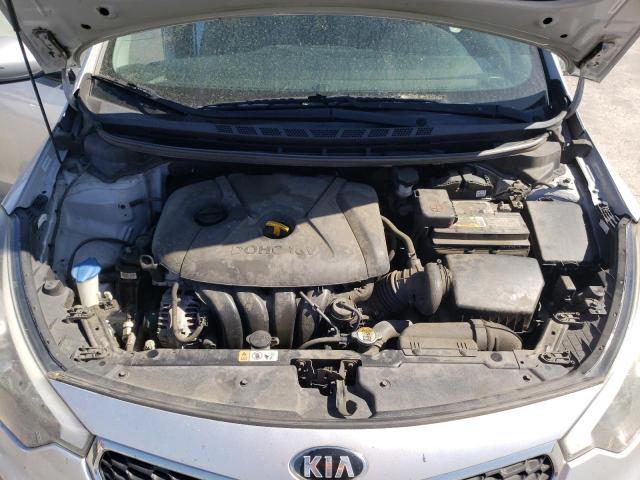 Photo 10 VIN: KNAFX4A68F5275978 - KIA FORTE LX 