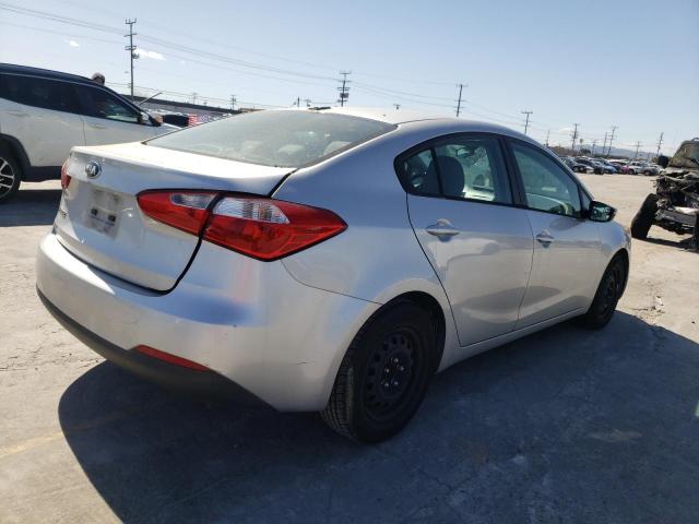 Photo 2 VIN: KNAFX4A68F5275978 - KIA FORTE LX 