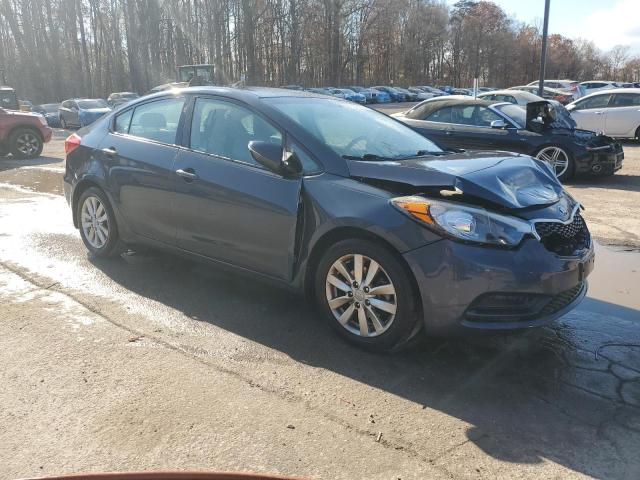 Photo 3 VIN: KNAFX4A68F5302502 - KIA FORTE LX 