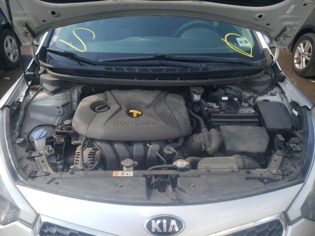 Photo 6 VIN: KNAFX4A68F5309594 - KIA FORTE LX 