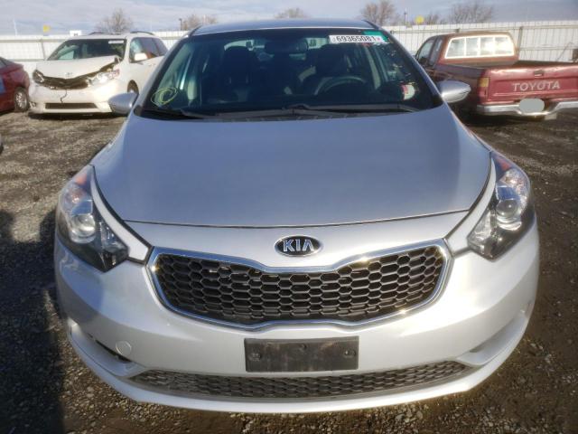 Photo 8 VIN: KNAFX4A68F5366555 - KIA FORTE LX 