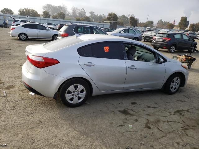 Photo 2 VIN: KNAFX4A68F5376518 - KIA FORTE LX 