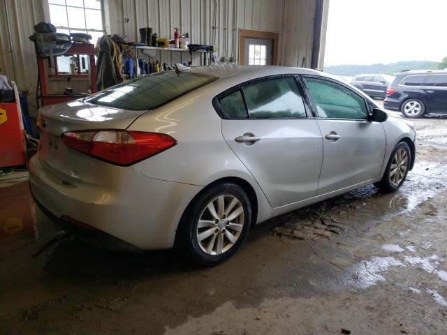 Photo 3 VIN: KNAFX4A68F5399989 - KIA FORTE 