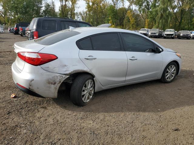 Photo 2 VIN: KNAFX4A68F5400039 - KIA FORTE LX 