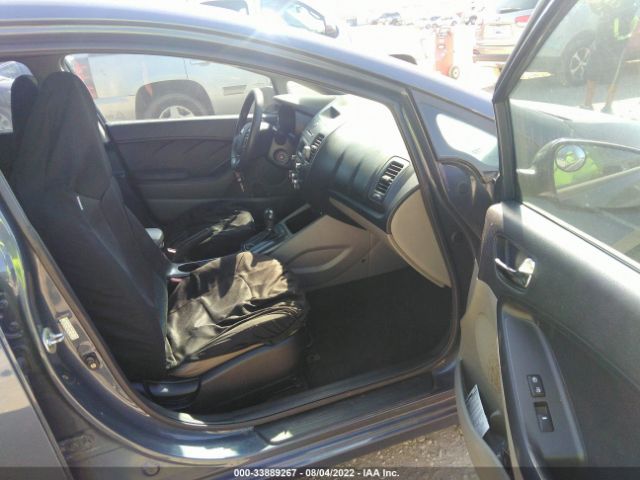 Photo 4 VIN: KNAFX4A68F5420775 - KIA FORTE LX 