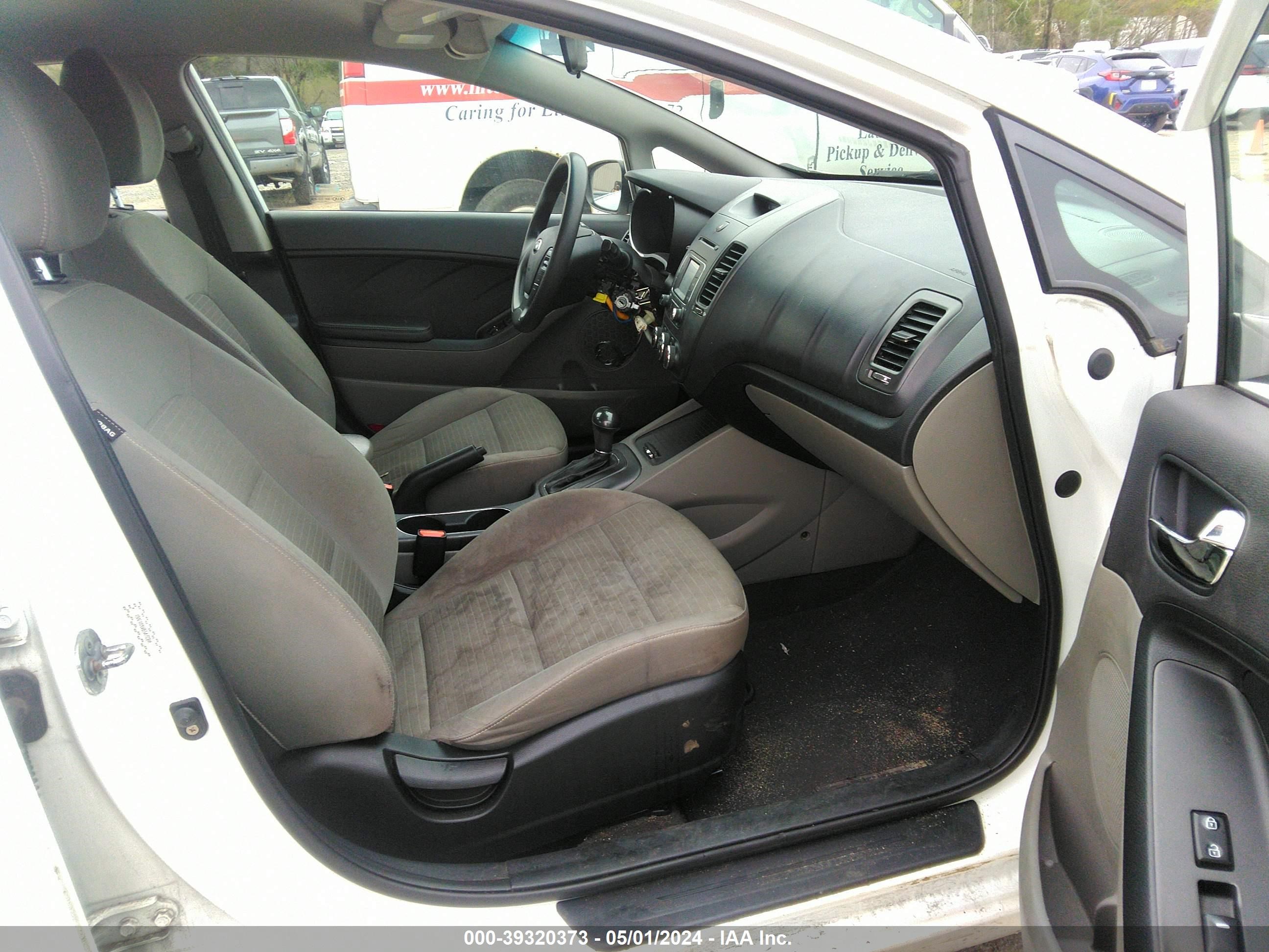 Photo 4 VIN: KNAFX4A68G5470304 - KIA FORTE 