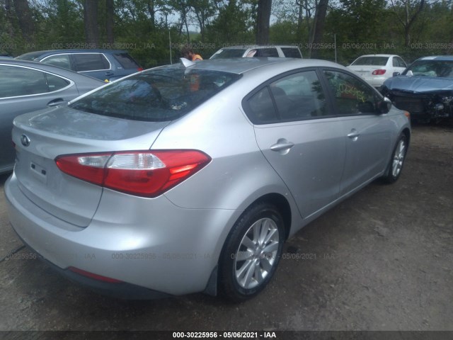 Photo 3 VIN: KNAFX4A69E5152883 - KIA FORTE 