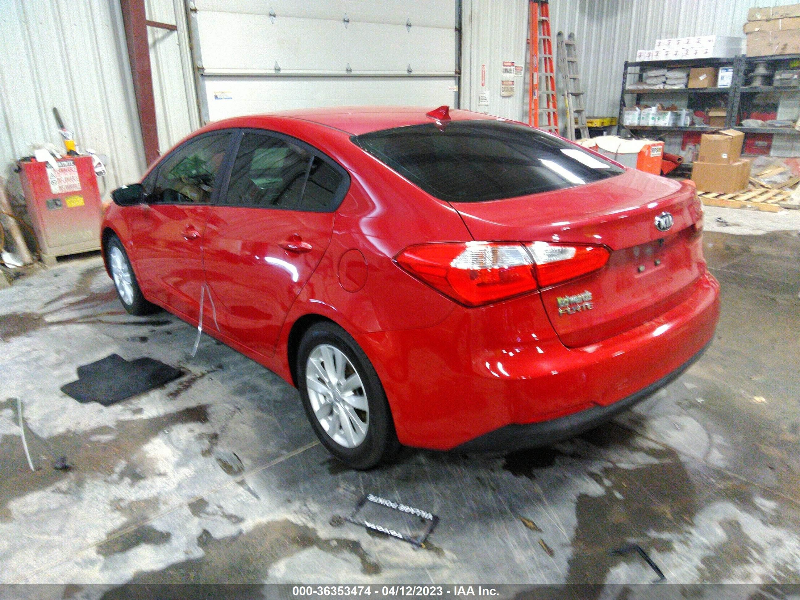 Photo 2 VIN: KNAFX4A69E5194048 - KIA FORTE 