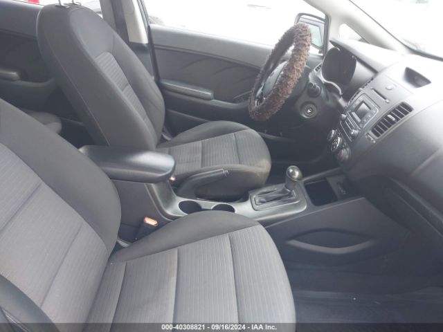 Photo 4 VIN: KNAFX4A69F5273284 - KIA FORTE 