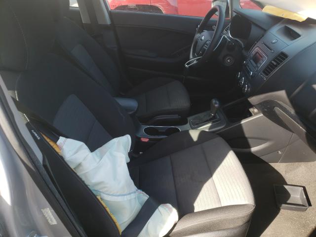 Photo 4 VIN: KNAFX4A69F5370551 - KIA FORTE LX 