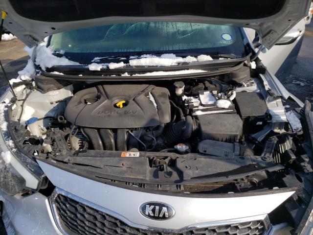 Photo 6 VIN: KNAFX4A69G5479805 - KIA FORTE LX 