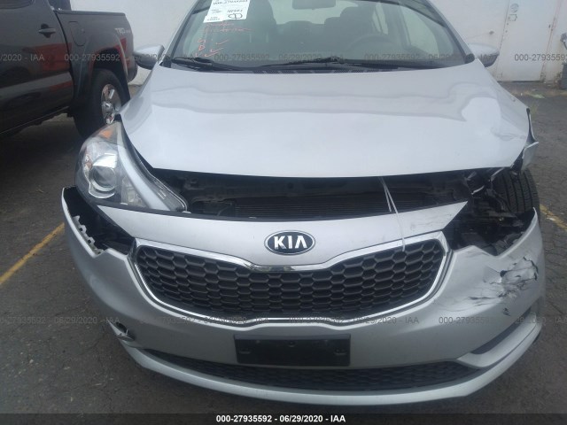 Photo 5 VIN: KNAFX4A69G5519672 - KIA FORTE 