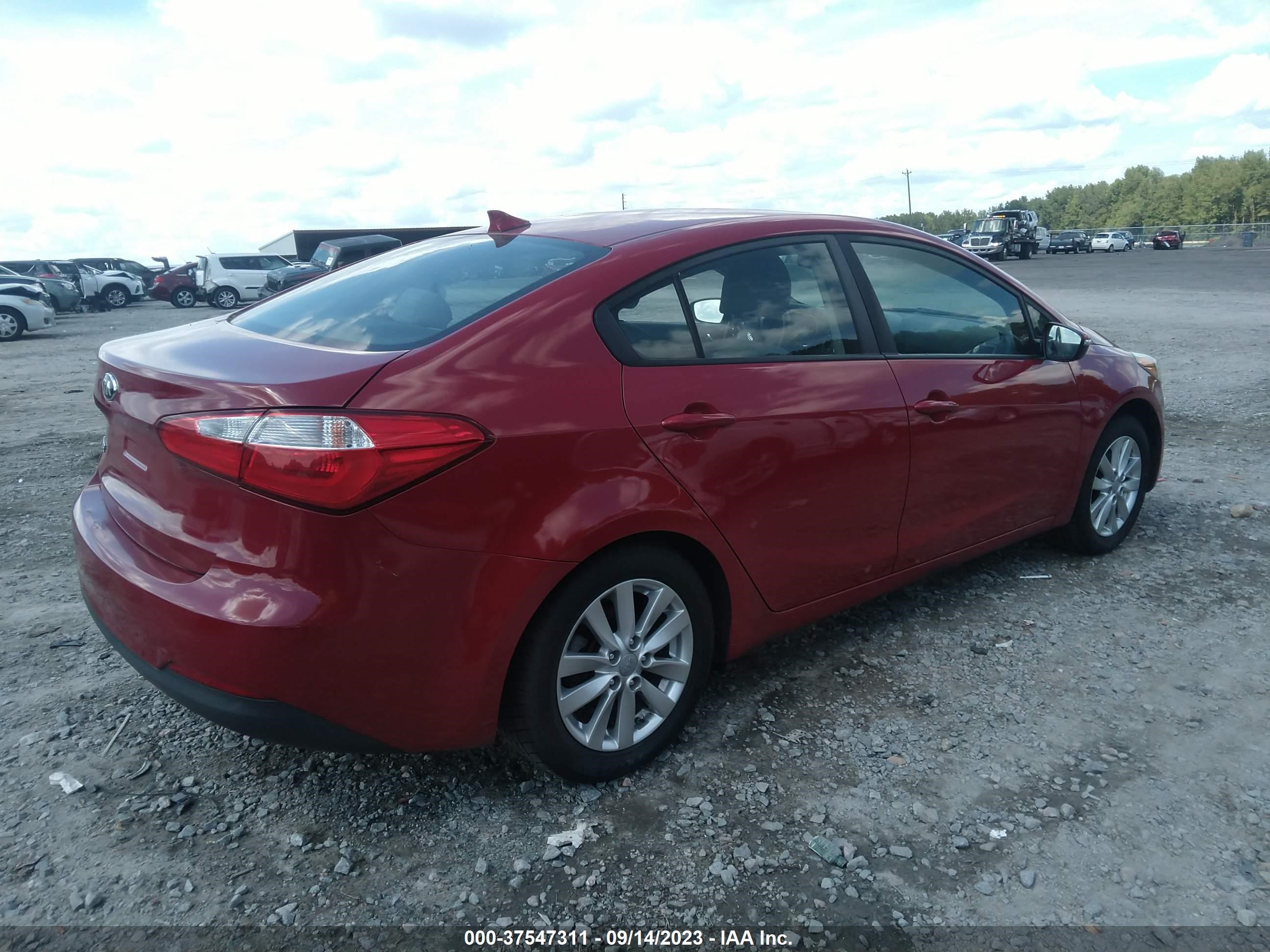 Photo 3 VIN: KNAFX4A69G5610456 - KIA FORTE 