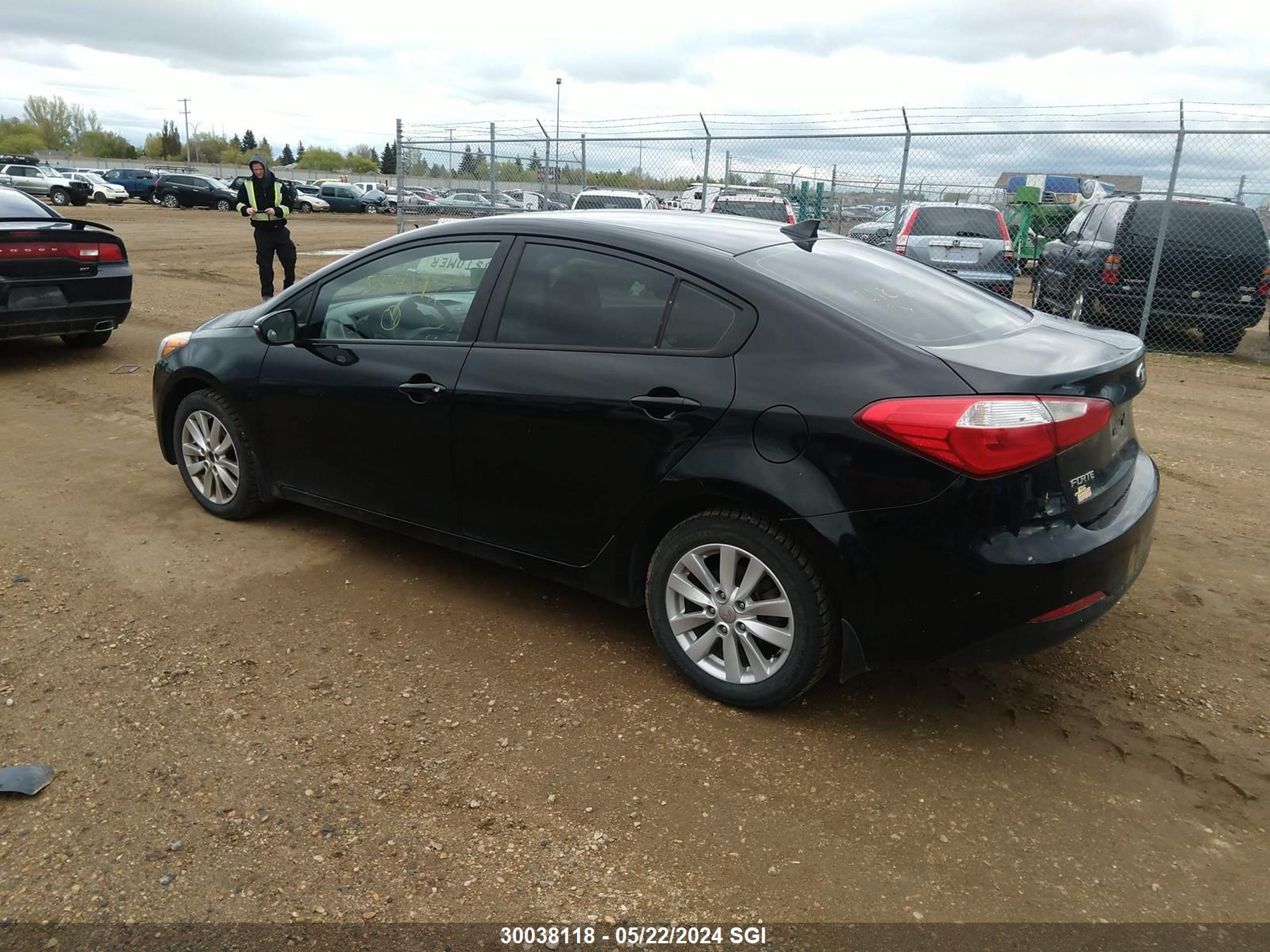 Photo 2 VIN: KNAFX4A6XE5060102 - KIA FORTE 