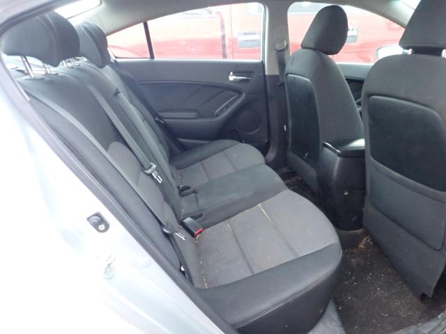 Photo 5 VIN: KNAFX4A6XE5081368 - KIA FORTE LX 