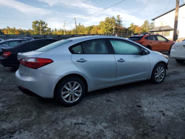 Photo 2 VIN: KNAFX4A6XF5269566 - KIA FORTE LX 