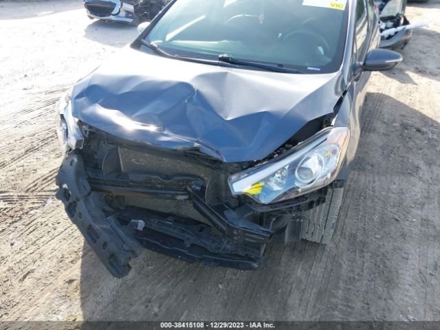 Photo 5 VIN: KNAFX4A6XF5270894 - KIA FORTE 