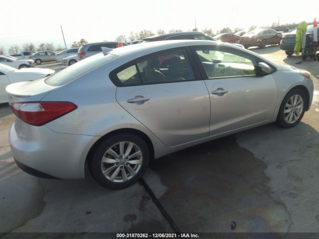 Photo 3 VIN: KNAFX4A6XF5272810 - KIA FORTE 