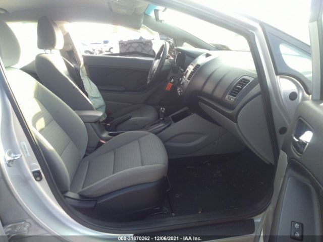 Photo 4 VIN: KNAFX4A6XF5272810 - KIA FORTE 