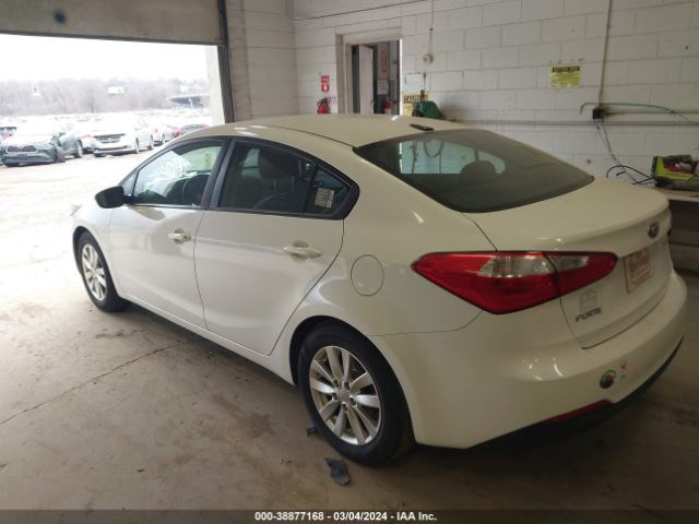 Photo 2 VIN: KNAFX4A6XF5275349 - KIA FORTE 