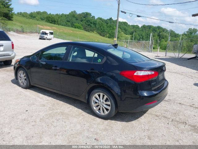 Photo 2 VIN: KNAFX4A6XF5383504 - KIA FORTE 