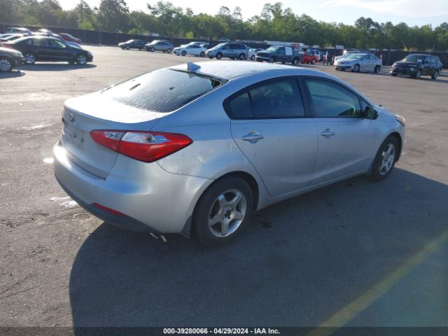 Photo 3 VIN: KNAFX4A6XF5391912 - KIA FORTE 