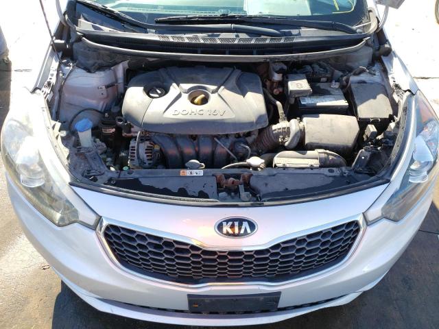 Photo 6 VIN: KNAFX4A6XG5595692 - KIA FORTE LX 