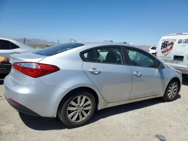 Photo 2 VIN: KNAFX4A6XG5596390 - KIA FORTE 