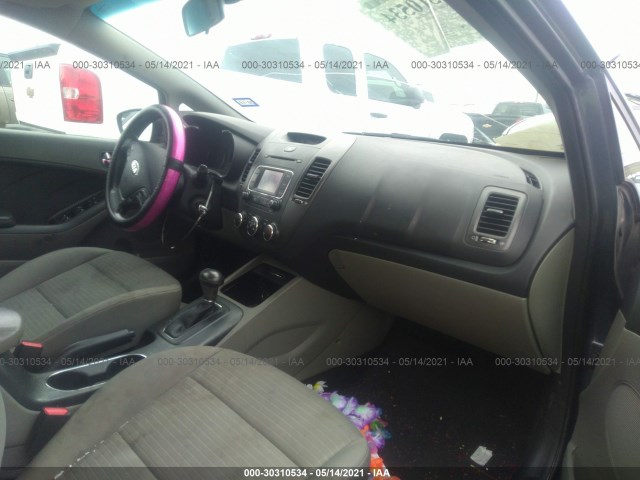 Photo 4 VIN: KNAFX4A6XG5608117 - KIA FORTE 