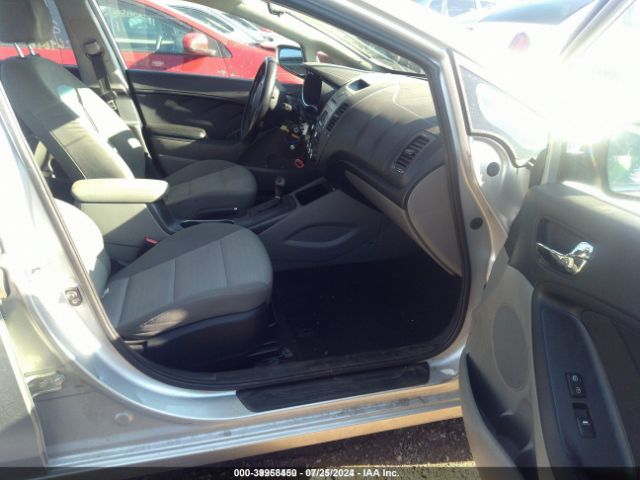 Photo 4 VIN: KNAFX4A80F5269612 - KIA FORTE 