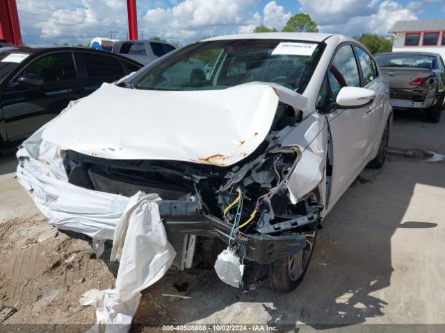 Photo 5 VIN: KNAFX4A81G5553381 - KIA FORTE 