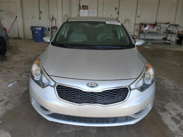 Photo 4 VIN: KNAFX4A82E5046096 - KIA FORTE 