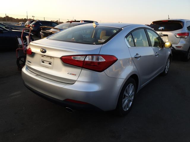 Photo 3 VIN: KNAFX4A82E5050570 - KIA FORTE EX 