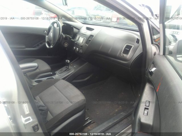 Photo 4 VIN: KNAFX4A82E5106099 - KIA FORTE 